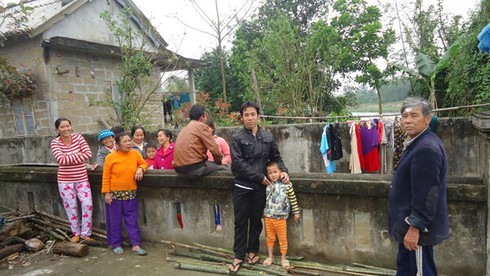 Vây kín nhà nghỉ xem bắt mẹ vợ “tòm tem” với con rể tương lai - ảnh 1