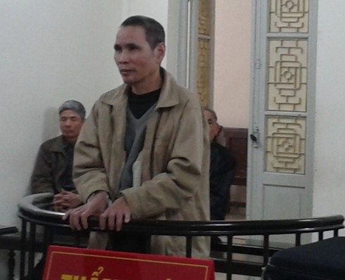 Gã chồng đê hèn vứt vợ ốm yếu xuống sông Hồng - ảnh 2