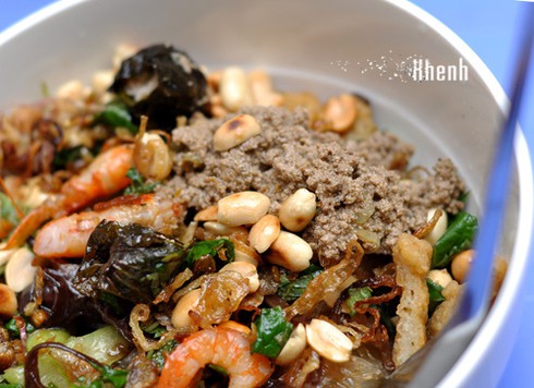 Một vòng các món trộn hấp dẫn ở Hà Nội - ảnh 1