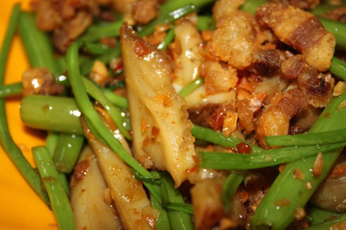 Hấp dẫn ốc khế xào rau muống xanh mướt - ảnh 3