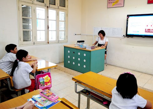 Học sinh phải đóng tiền quà Tết thầy cô - ảnh 1