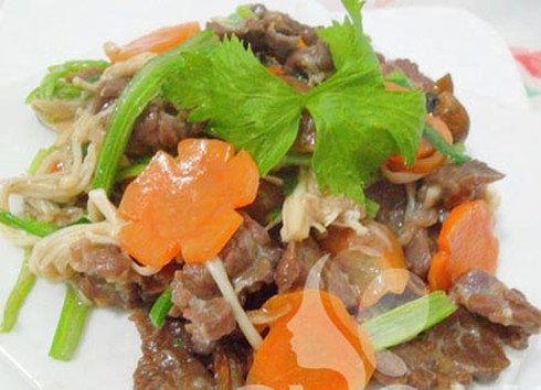 Thịt bò xào nấm thơm ngon - ảnh 1