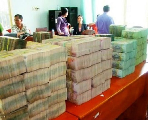 Nguy cơ rửa tiền và buôn lậu tiền mặt qua biên giới - ảnh 1