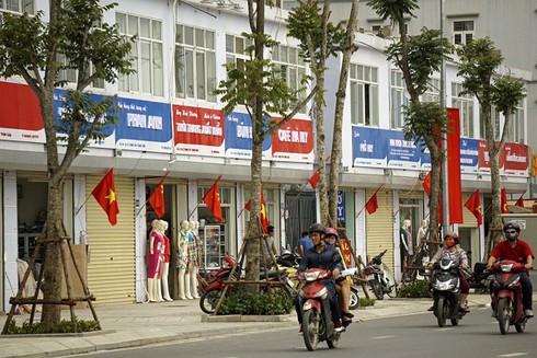 Đồng bộ biển quảng cáo: Hà Nội đang ép doanh nghiệp sai luật? - ảnh 1
