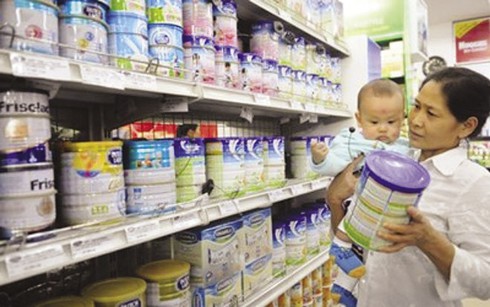 Bỏ giá trần sản phẩm sữa trẻ em dưới 6 tuổi: Có thật sự minh bạch? - ảnh 1