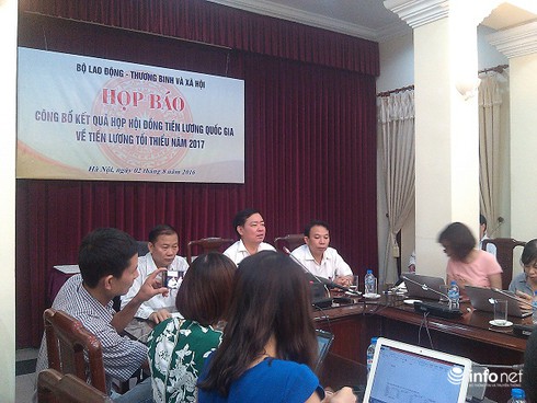 Năm 2017, lương tối thiểu sẽ tăng thêm từ 180-250 nghìn đồng - ảnh 1