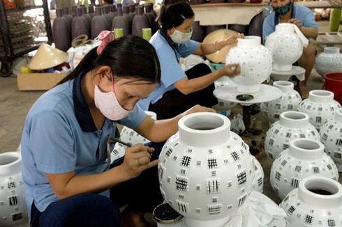 Chủ tịch Hội Tư vấn thuế Việt Nam: Giảm thuế để tái đầu tư cho doanh nghiệp! - ảnh 1