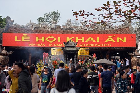 Bộ Tài chính cấm cán bộ đi lễ hội trong giờ hành chính - ảnh 1