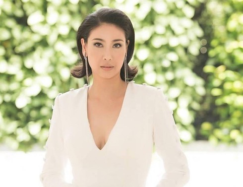 Lý Nhã Kỳ buôn kim cương, vẫn 'chiếu dưới' so với Lê Hồng Thủy Tiên