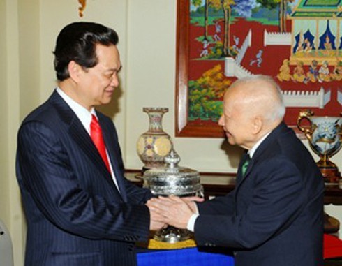 Sihanouk - vị quốc vương của kỷ lục Guiness - ảnh 2