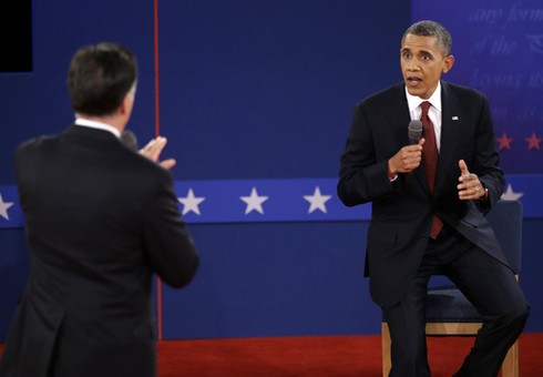 Obama: Lương tôi ít hơn ngài đấy, Romney - ảnh 1