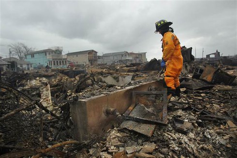 Siêu bão Sandy - Cơ hội vàng cho Tổng thống Obama - ảnh 2