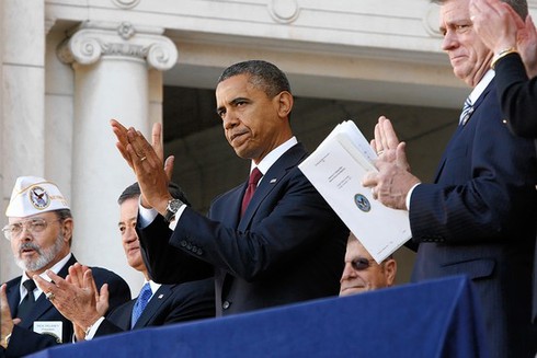 Nước Mỹ hối hả chạy trốn “vực thẳm ngân sách” - ảnh 1