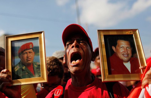 Ảnh: Người dân Venezuela khóc thương Hugo Chavez - ảnh 1