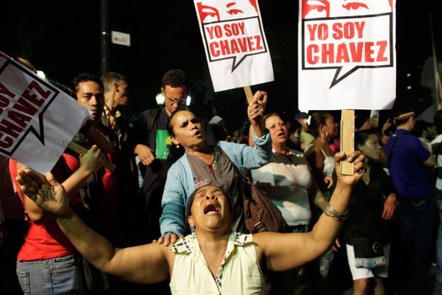 Ảnh: Người dân Venezuela khóc thương Hugo Chavez - ảnh 9