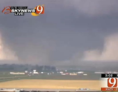 Tang thương Oklahoma sau 'trận càn' của vòi rồng - ảnh 11