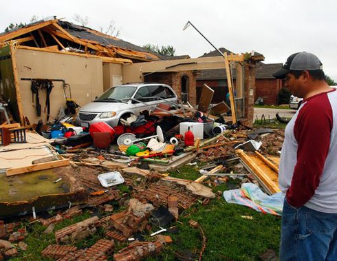 Tang thương Oklahoma sau 'trận càn' của vòi rồng - ảnh 14