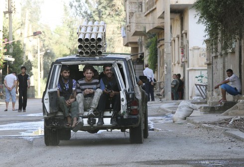 Những vũ khí tự chế khó tin của quân nổi dậy Syria - ảnh 18