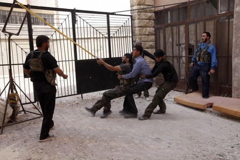 Những vũ khí tự chế khó tin của quân nổi dậy Syria - ảnh 3