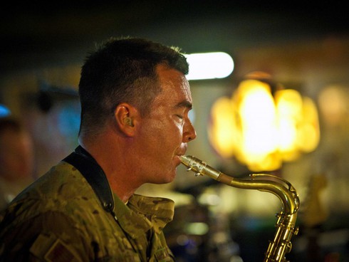 Vất vả như lính phi công Mỹ - ảnh 21