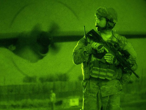 Vất vả như lính phi công Mỹ - ảnh 23