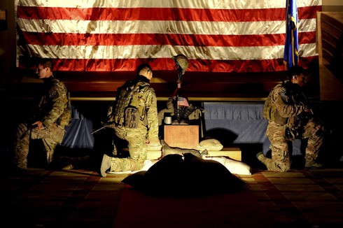 Vất vả như lính phi công Mỹ - ảnh 25