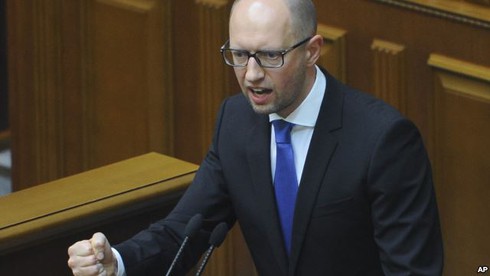 Ukraine: Thủ tướng ở lại, quốc hội đổ thêm tiền cho nội chiến - ảnh 1