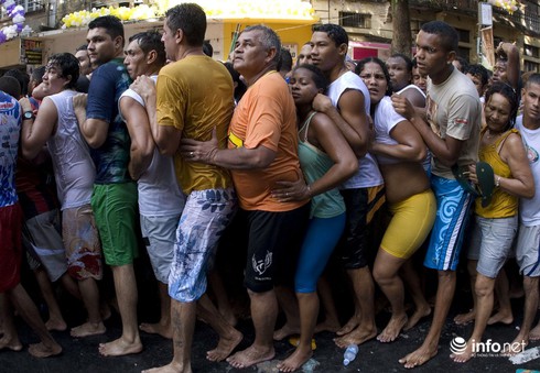 Ảnh: Thế giới này quá đông đúc - ảnh 10