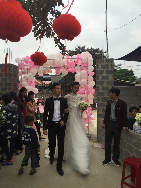 Đám cưới mộc mạc của Lê Thúy Nexttop Model tại quê nhà Quảng Bình - ảnh 7