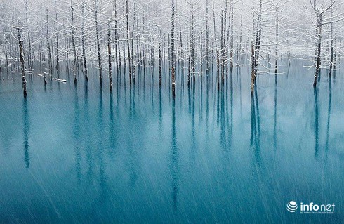 Quang cảnh kỳ vĩ của những hồ nước đóng băng trên thế giới - ảnh 9