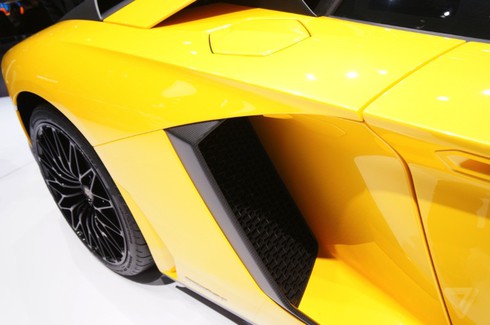 Cận cảnh Lamborghini Aventador Superveloce - ảnh 32