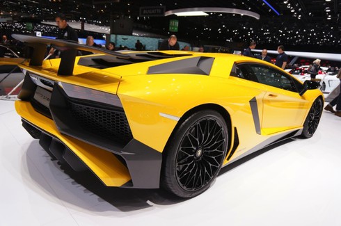 Cận cảnh Lamborghini Aventador Superveloce - ảnh 31