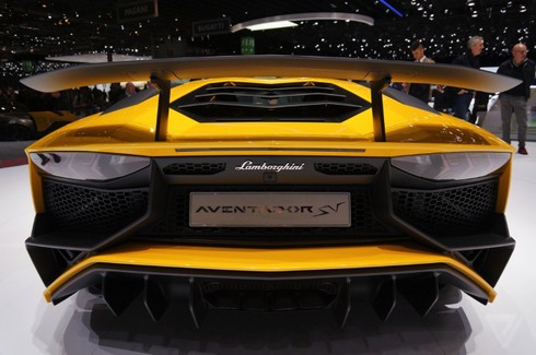 Cận cảnh Lamborghini Aventador Superveloce - ảnh 2