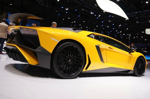Cận cảnh Lamborghini Aventador Superveloce - ảnh 28
