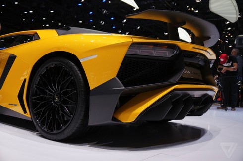 Cận cảnh Lamborghini Aventador Superveloce - ảnh 26