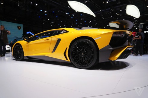 Cận cảnh Lamborghini Aventador Superveloce - ảnh 17