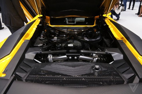 Cận cảnh Lamborghini Aventador Superveloce - ảnh 19