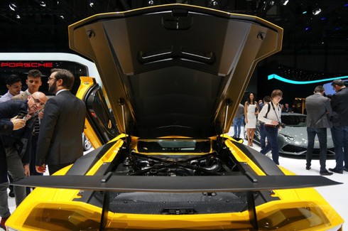 Cận cảnh Lamborghini Aventador Superveloce - ảnh 18