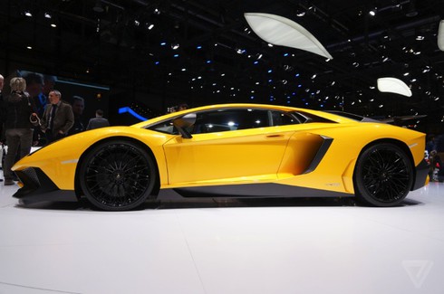 Cận cảnh Lamborghini Aventador Superveloce - ảnh 8