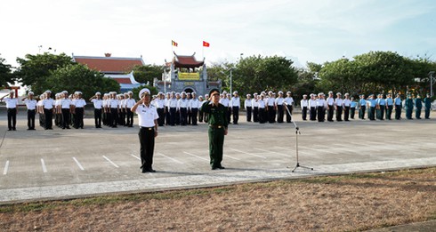 Xanh thắm Trường Sa - ảnh 1