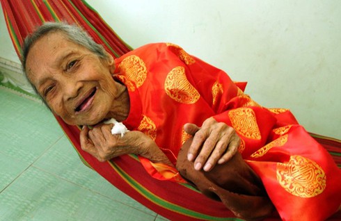 Cụ bà Việt Nam cao tuổi nhất thế giới - ảnh 1