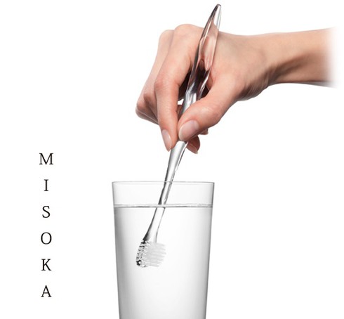 Siêu bàn chải đánh răng không cần dùng kem vẫn sạch - ảnh 1