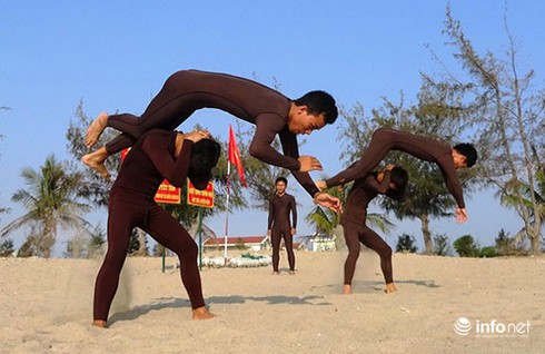Đặc công nước khổ luyện nơi biển biếc - ảnh 2