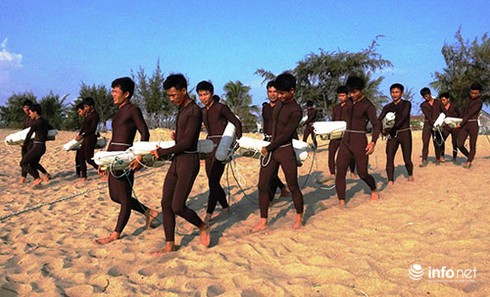 Đặc công nước khổ luyện nơi biển biếc - ảnh 4