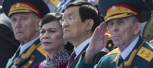 Hình ảnh Chủ tịch nước Trương Tấn Sang trong lễ duyệt binh Ngày chiến thắng - ảnh 4