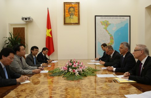 Phó Thủ tướng Hoàng Trung Hải tiếp Bộ trưởng Ngoại giao Thụy Sỹ - ảnh 1