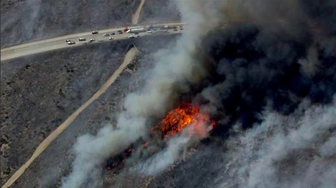Cháy lớn ở cao tốc California, hàng chục chiếc ô tô bùng lửa - ảnh 5