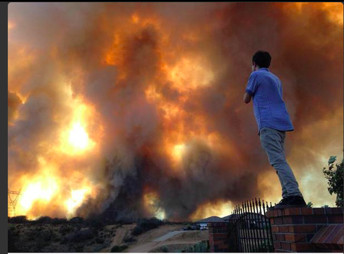 Cháy lớn ở cao tốc California, hàng chục chiếc ô tô bùng lửa - ảnh 6