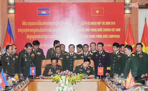 Bộ trưởng Quốc phòng Campuchia thăm Việt Nam - ảnh 2