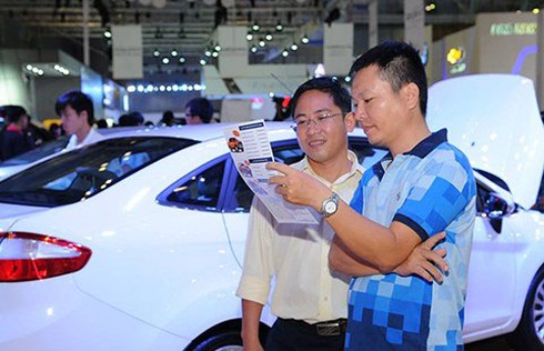 Được mùa ô tô chơi tết - ảnh 1